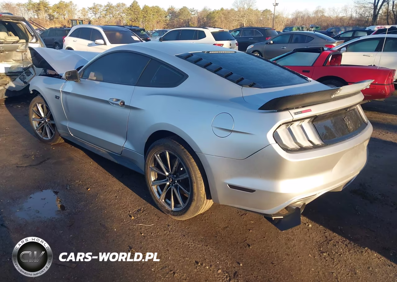 2015 Ford Mustang V6 VIN:1FA6P8AMXF5352512 - 3