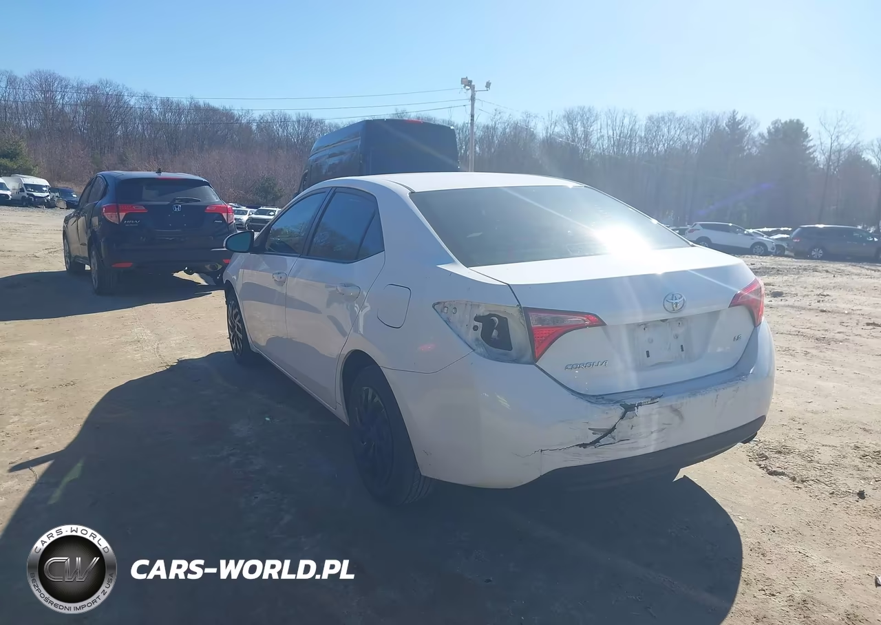 2017 Toyota Corolla Le VIN:2T1BURHE9HC898536 - 3