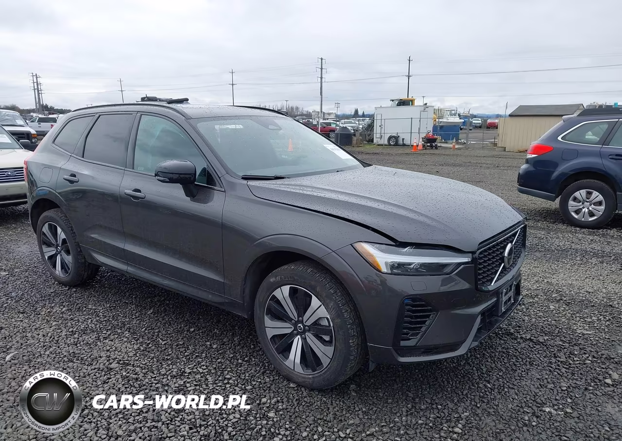 2025 Volvo Xc60 Plug-In Hybrid Core, T8 Awd Electric-Gasoline, Dark