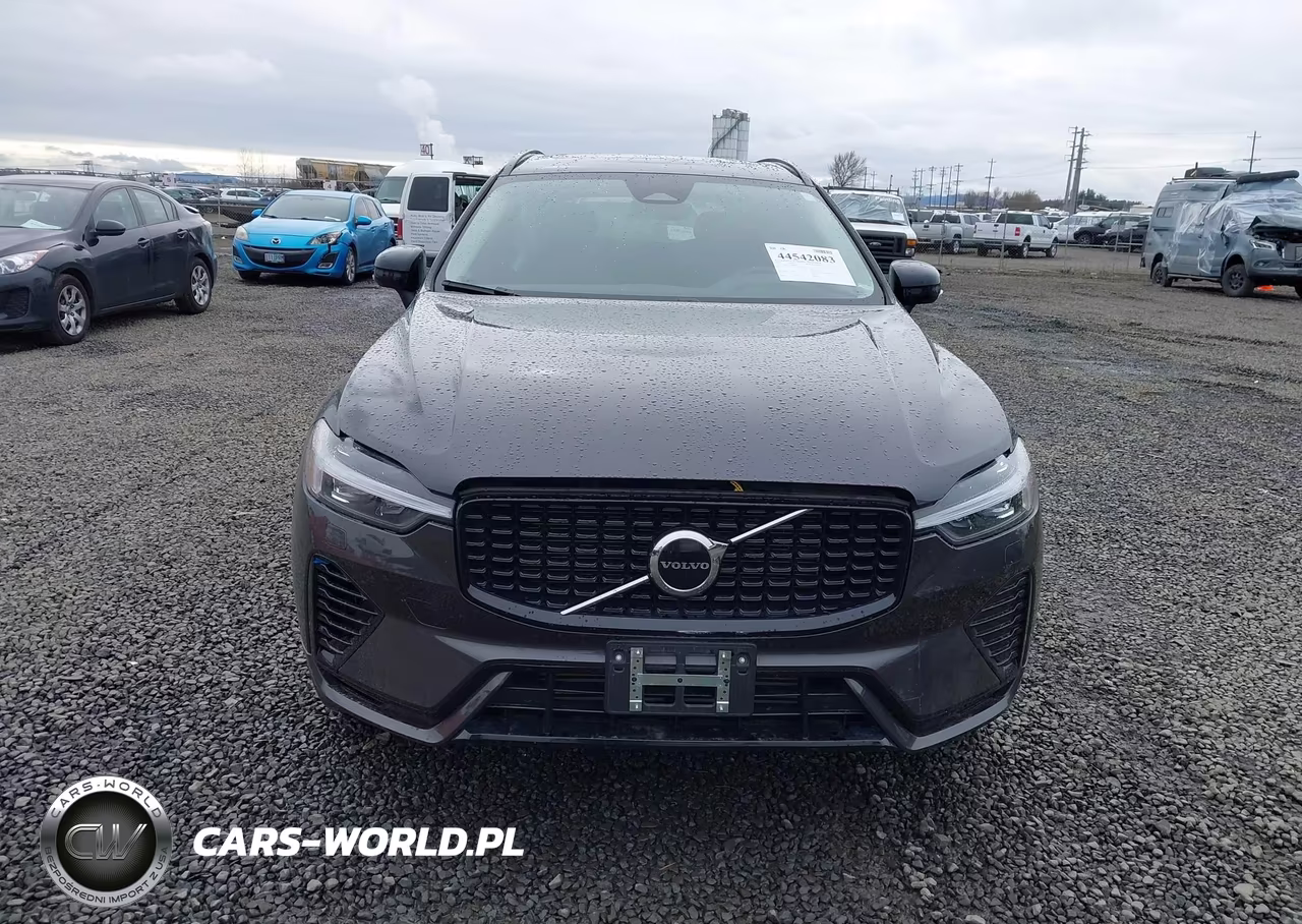 2025 Volvo Xc60 Plug-In Hybrid Core, T8 Awd Electric-Gasoline, Dark VIN:YV4H60RJ4S1008030 - 12