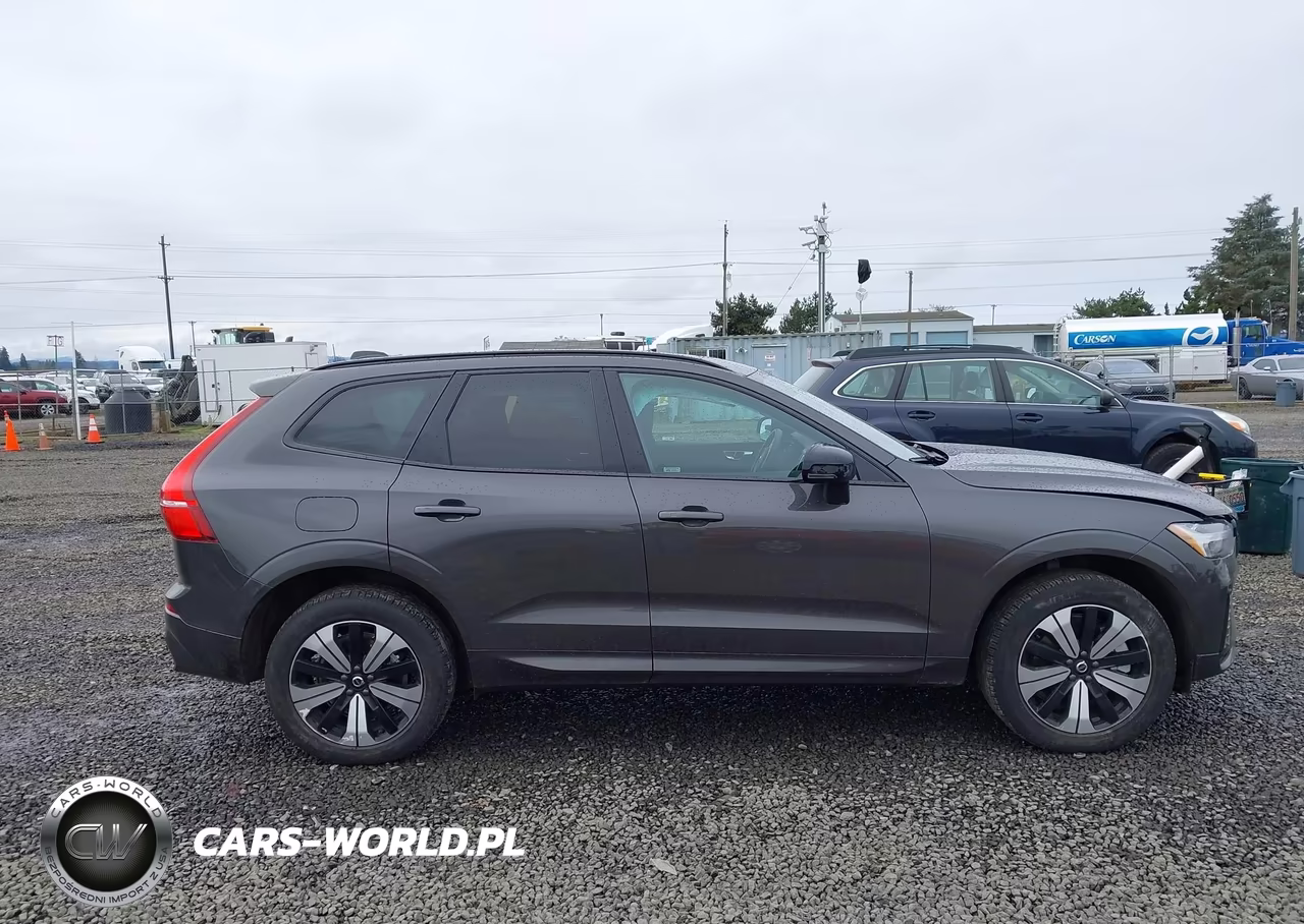 2025 Volvo Xc60 Plug-In Hybrid Core, T8 Awd Electric-Gasoline, Dark VIN:YV4H60RJ4S1008030 - 13