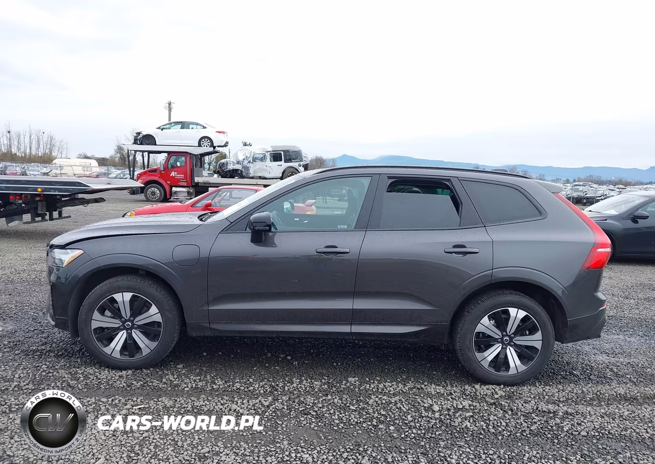2025 Volvo Xc60 Plug-In Hybrid Core, T8 Awd Electric-Gasoline, Dark VIN:YV4H60RJ4S1008030 - 14