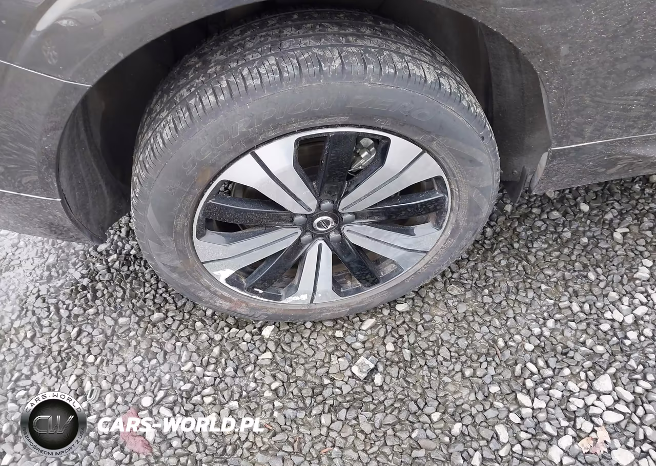 2025 Volvo Xc60 Plug-In Hybrid Core, T8 Awd Electric-Gasoline, Dark VIN:YV4H60RJ4S1008030 - 18