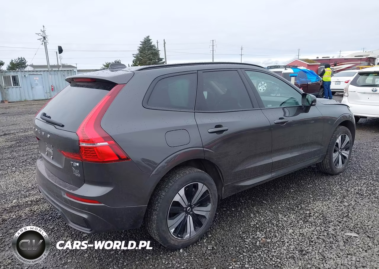 2025 Volvo Xc60 Plug-In Hybrid Core, T8 Awd Electric-Gasoline, Dark VIN:YV4H60RJ4S1008030 - 4