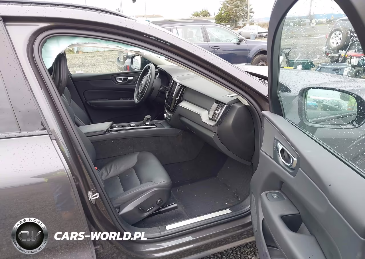 2025 Volvo Xc60 Plug-In Hybrid Core, T8 Awd Electric-Gasoline, Dark VIN:YV4H60RJ4S1008030 - 5