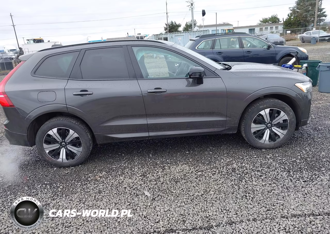 2025 Volvo Xc60 Plug-In Hybrid Core, T8 Awd Electric-Gasoline, Dark VIN:YV4H60RJ4S1008030 - 6