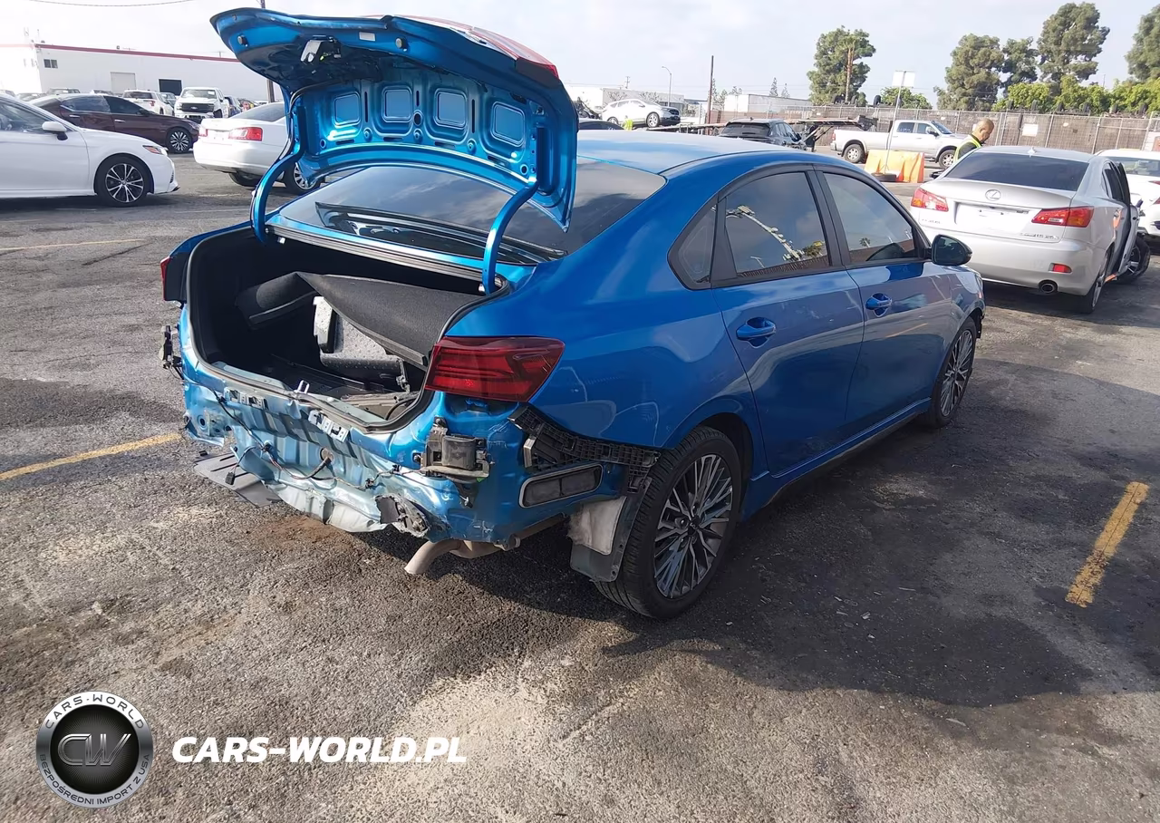 2023 Kia Forte Gt-Line VIN:3KPF54AD4PE621554 - 4