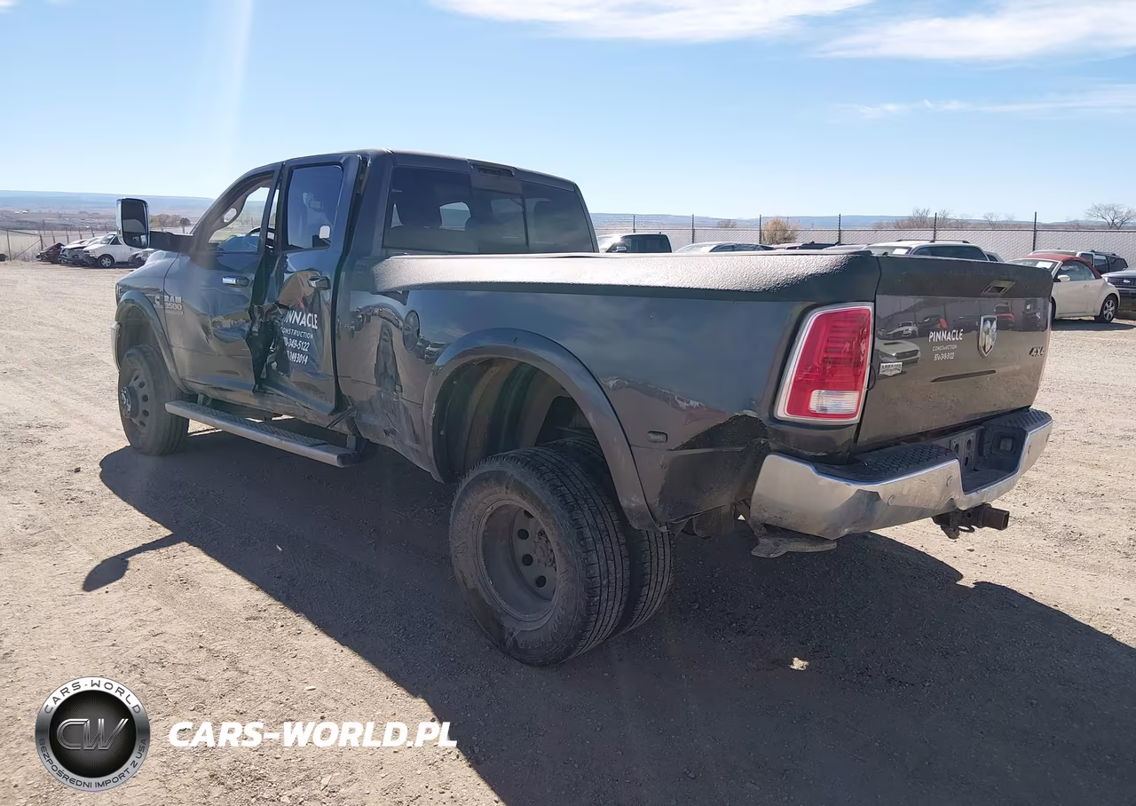 2017 Ram 3500 Laramie 4X4 8' Box VIN:3C63RRJL0HG546361 - 3