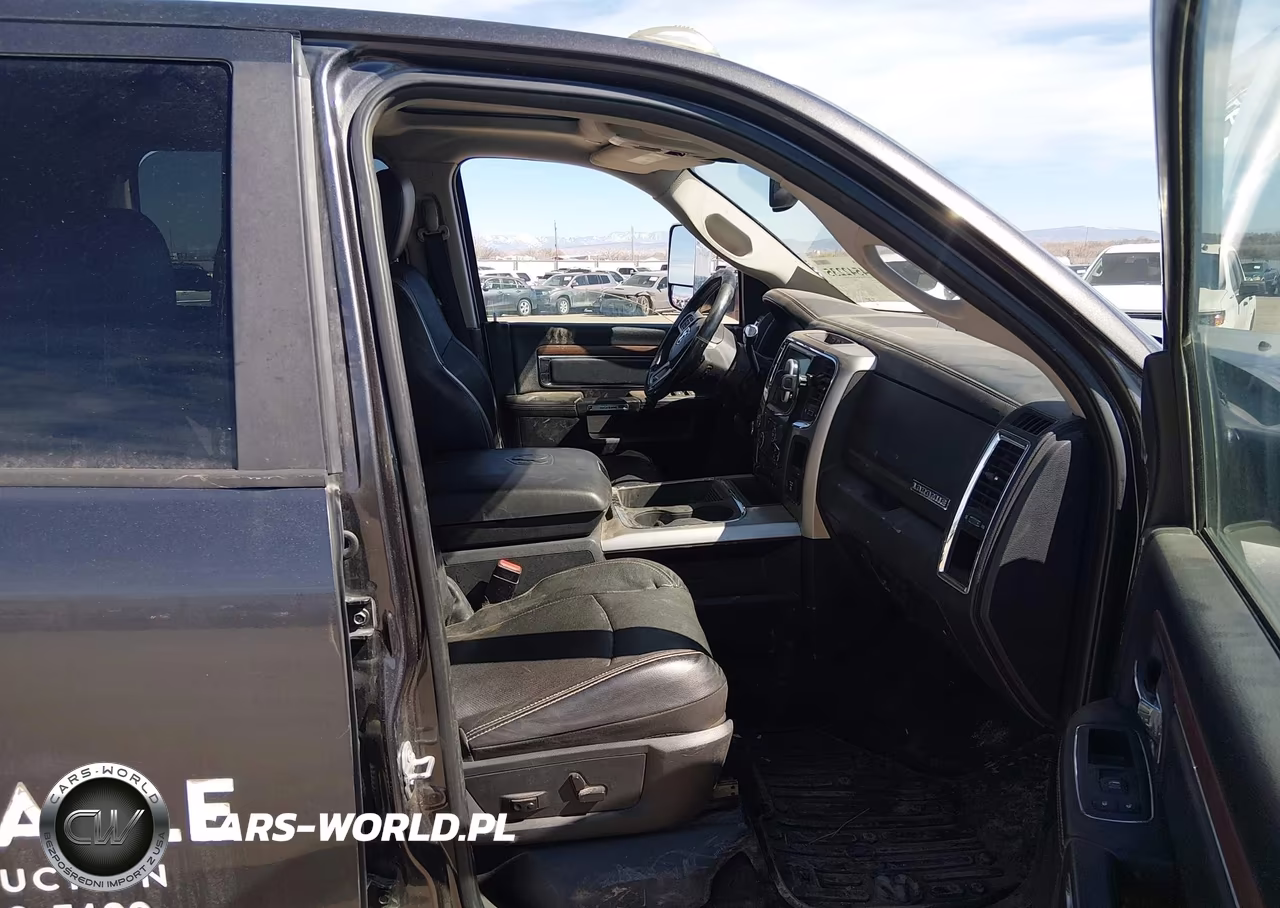 2017 Ram 3500 Laramie 4X4 8' Box VIN:3C63RRJL0HG546361 - 5