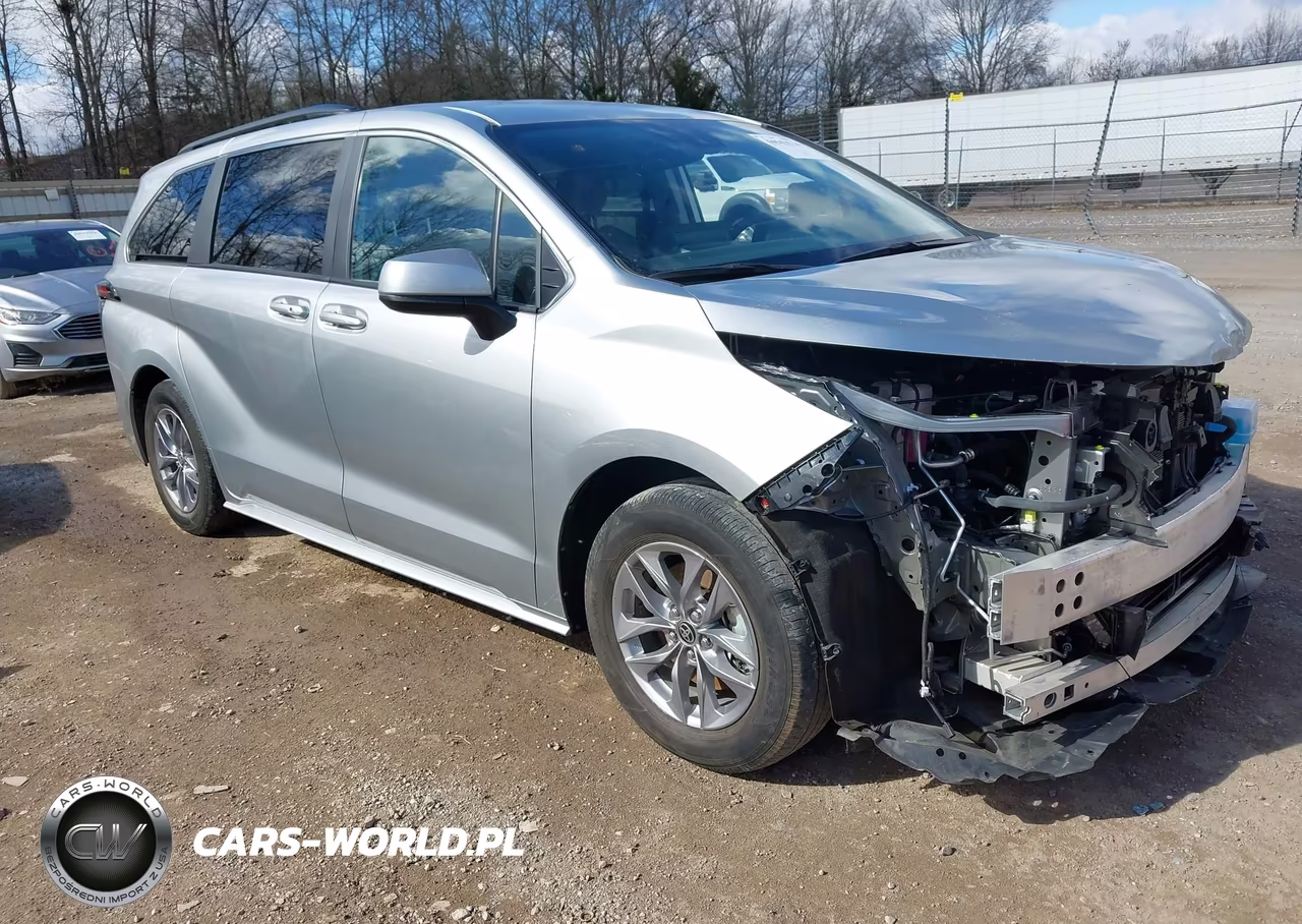 2024 Toyota Sienna Le