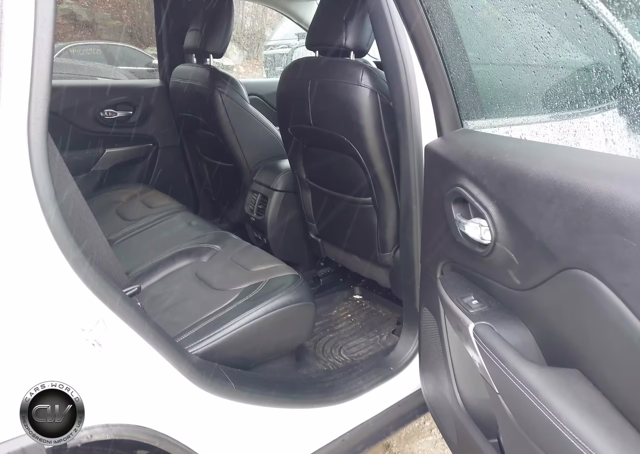 2021 Jeep Cherokee Limited 4X4 VIN:1C4PJMDXXMD205043 - 8