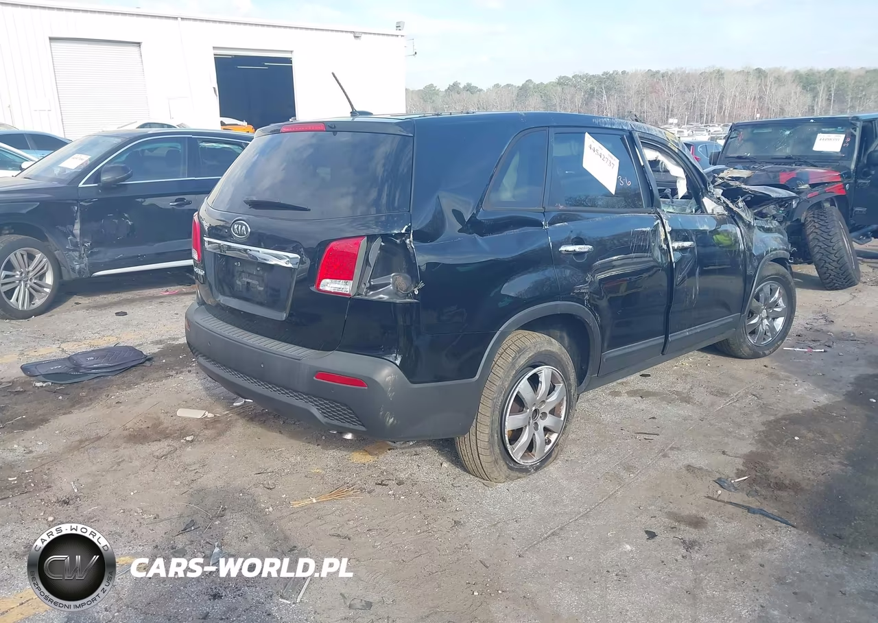 2012 Kia Sorento Lx VIN:5XYKT4A6XCG206337 - 4