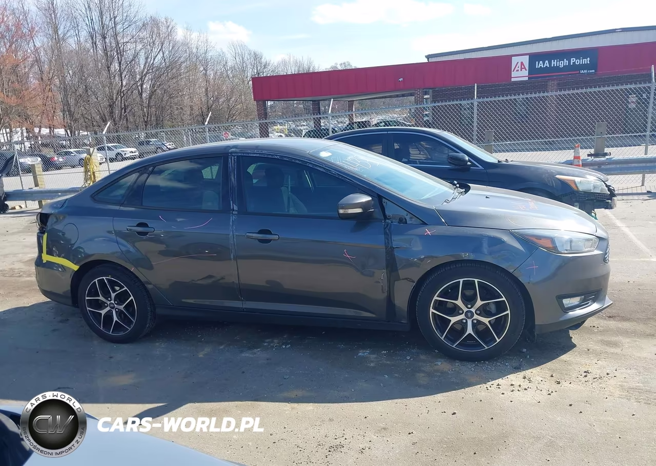 2017 Ford Focus Se VIN:1FADP3FEXHL266207 - 14