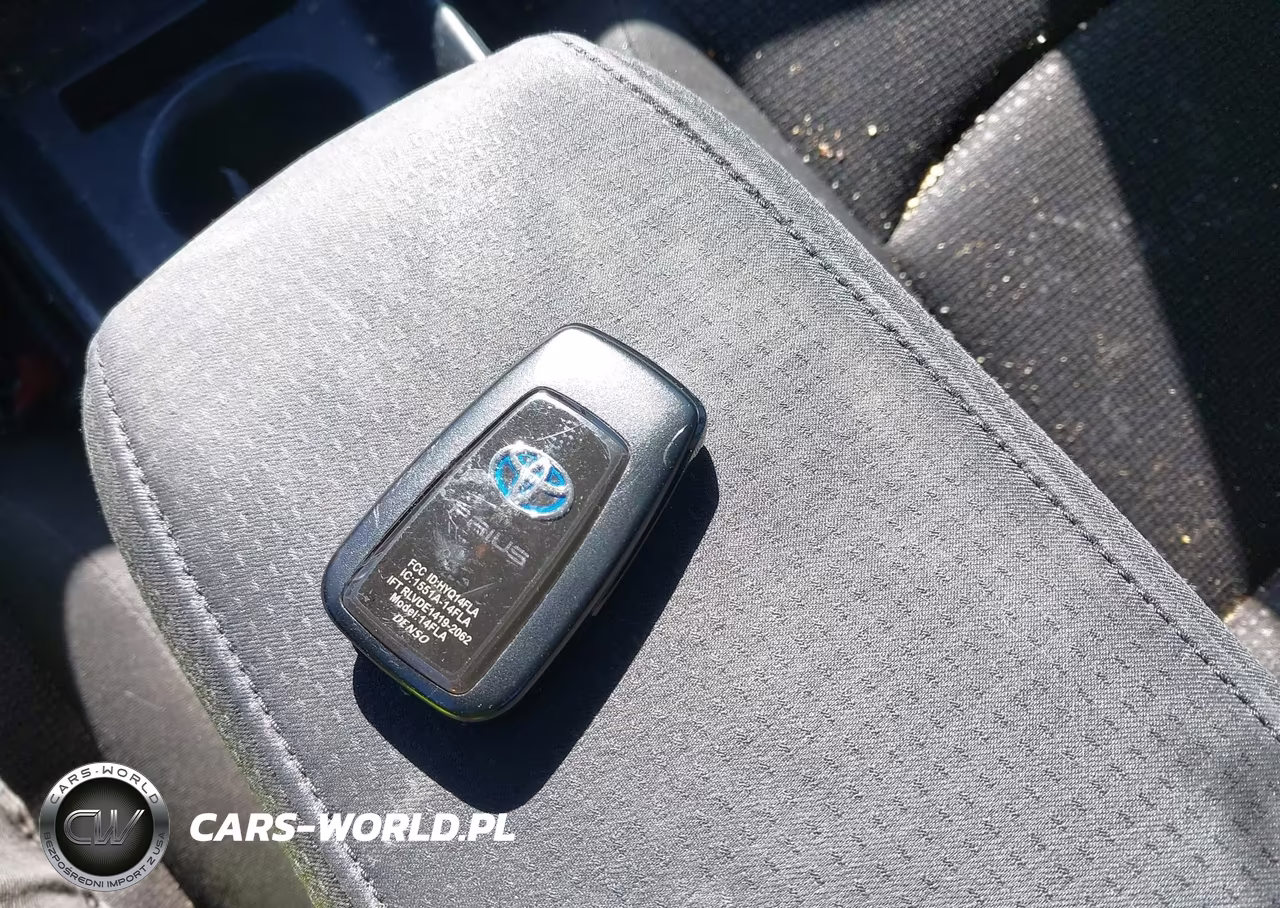 2021 Toyota Prius Le Awd-E VIN:JTDL9MFUXM3023892 - 11