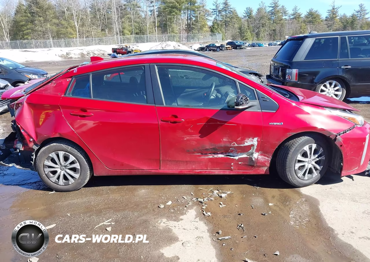 2021 Toyota Prius Le Awd-E VIN:JTDL9MFUXM3023892 - 13