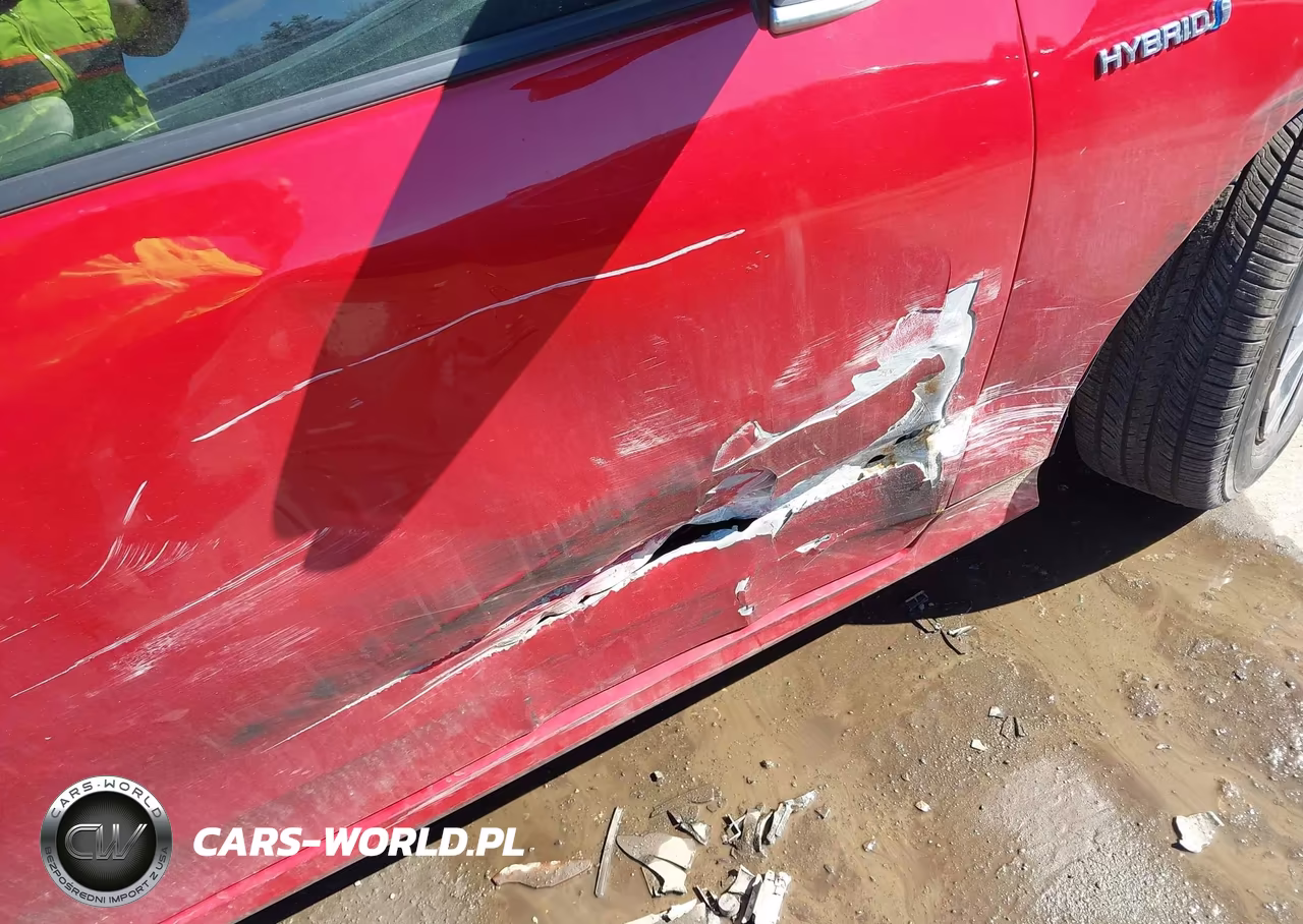 2021 Toyota Prius Le Awd-E VIN:JTDL9MFUXM3023892 - 17