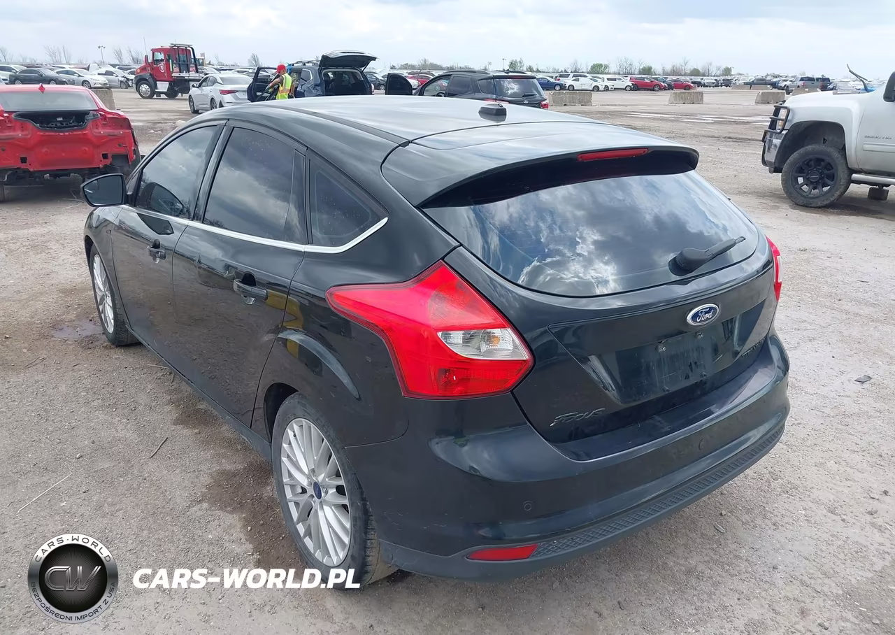 2014 Ford Focus Titanium VIN:1FADP3N24EL342068 - 3