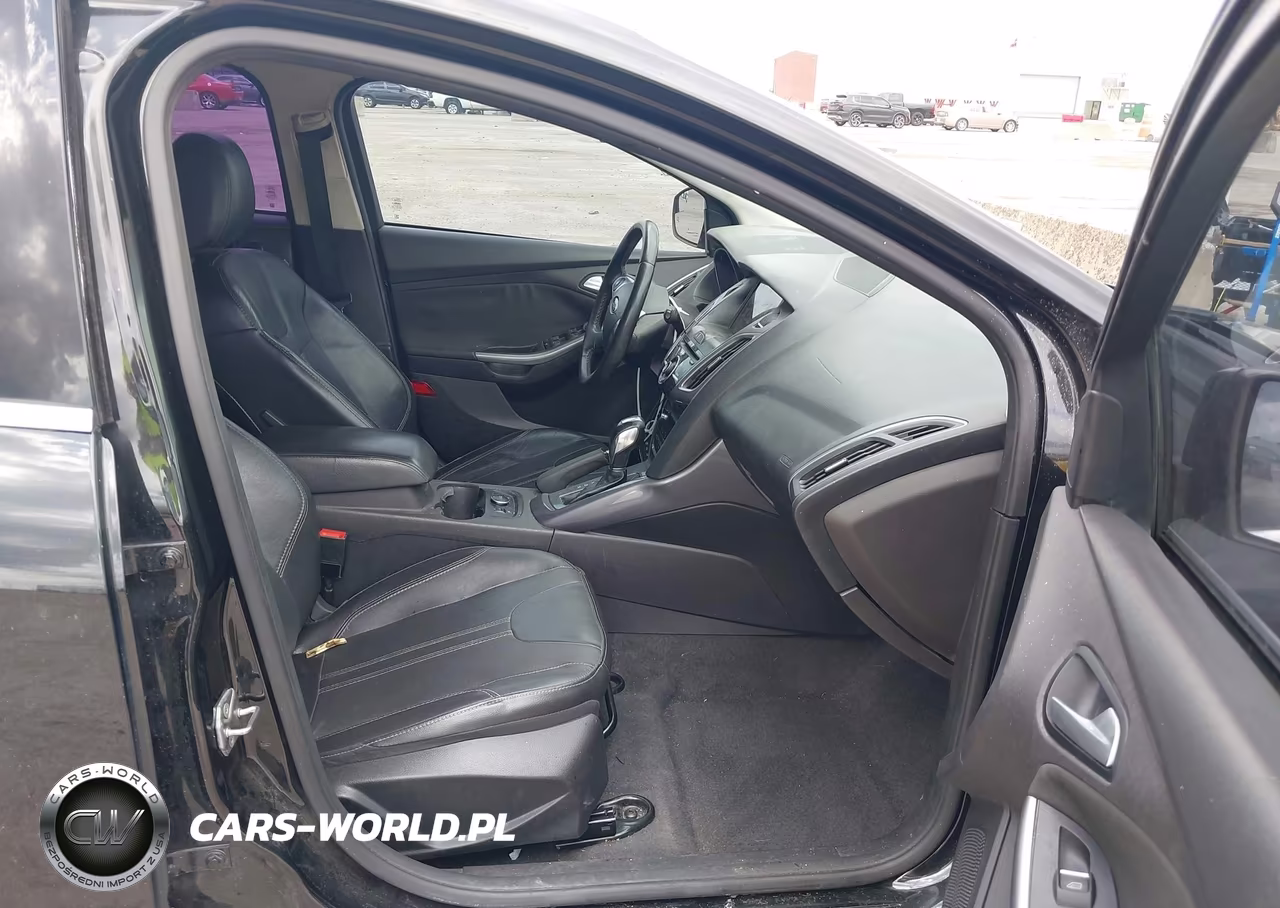 2014 Ford Focus Titanium VIN:1FADP3N24EL342068 - 5