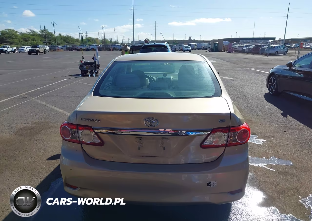 2011 Toyota Corolla Le VIN:2T1BU4EE0BC625239 - 17