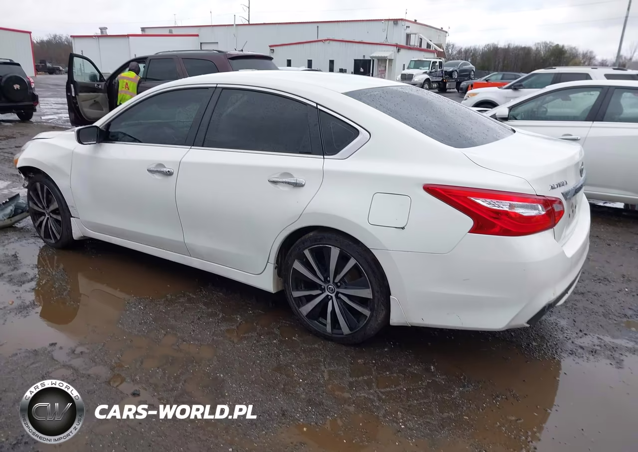 2017 Nissan Altima 2.5 S VIN:1N4AL3AP5HC284900 - 3