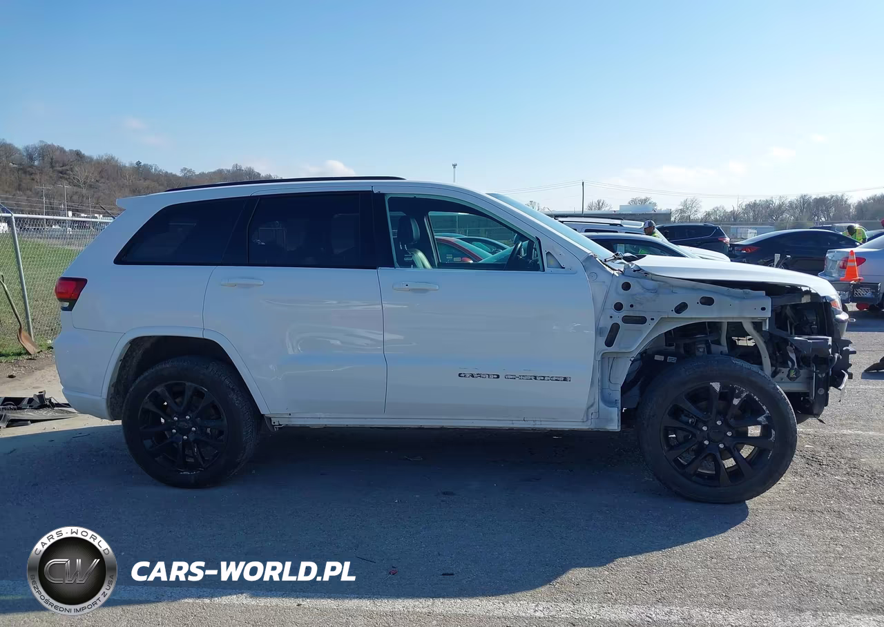 2020 Jeep Grand Cherokee Altitude 4X4 VIN:1C4RJFAG6LC385523 - 14