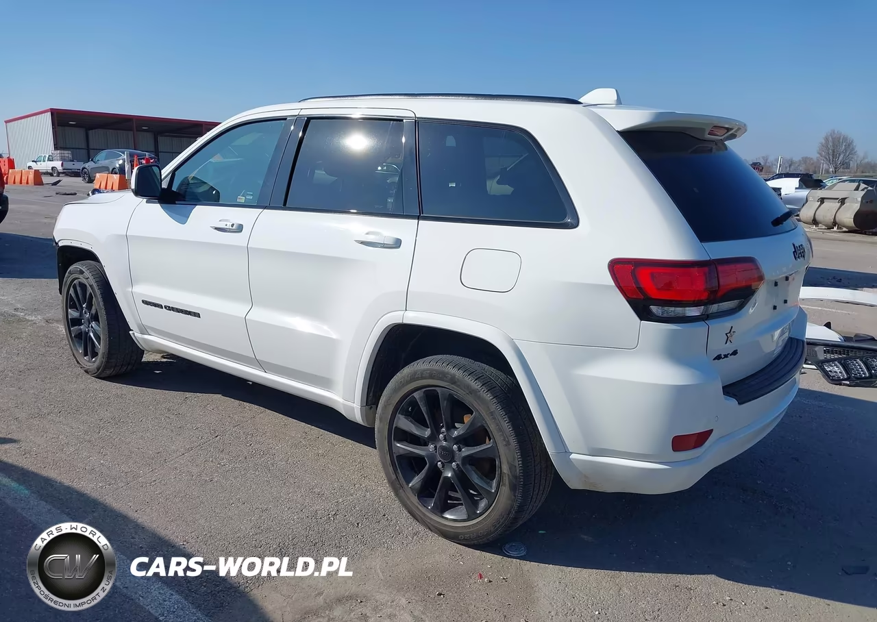 2020 Jeep Grand Cherokee Altitude 4X4 VIN:1C4RJFAG6LC385523 - 3