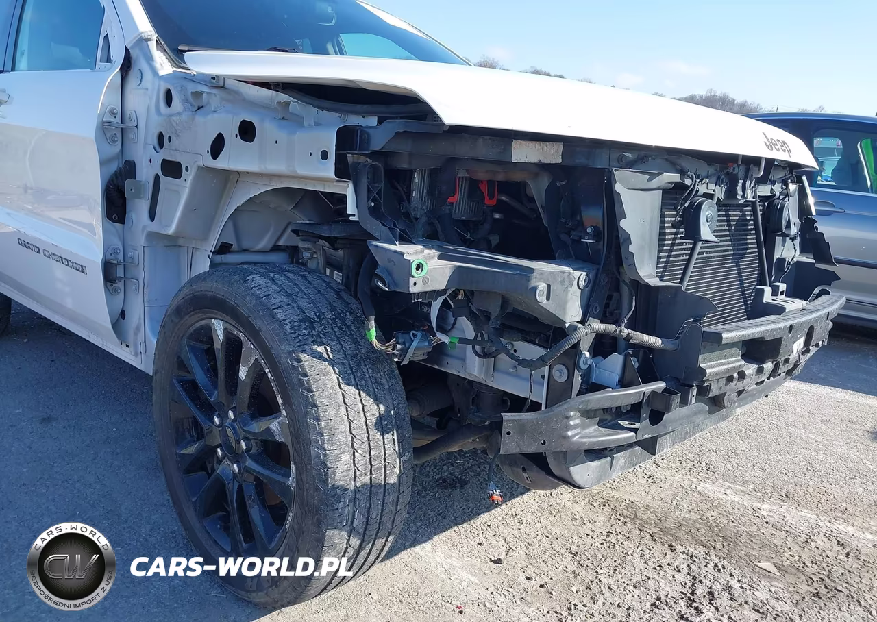 2020 Jeep Grand Cherokee Altitude 4X4 VIN:1C4RJFAG6LC385523 - 6