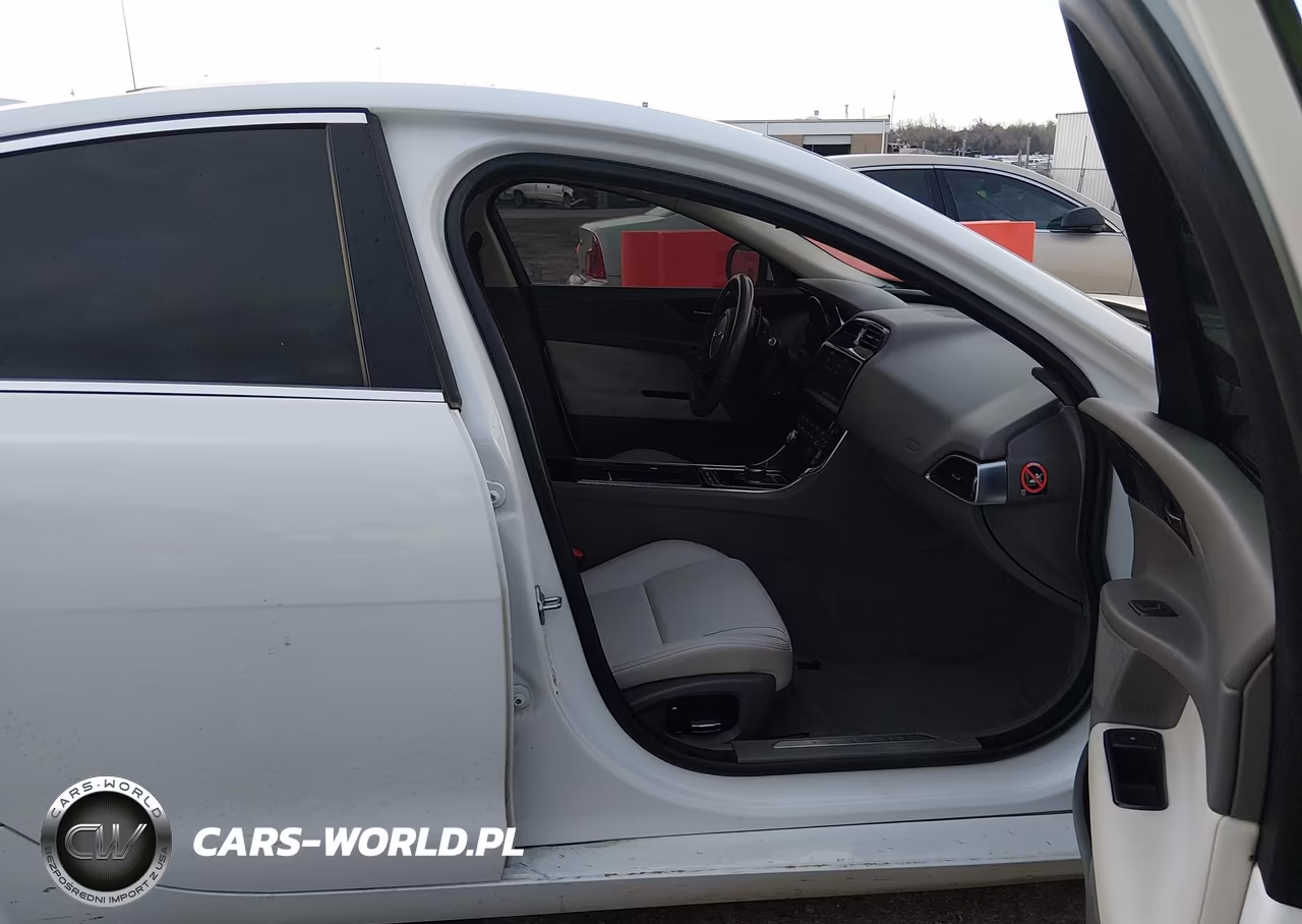 2019 Jaguar Xe 25T VIN:SAJAR4FX9KCP47542 - 5