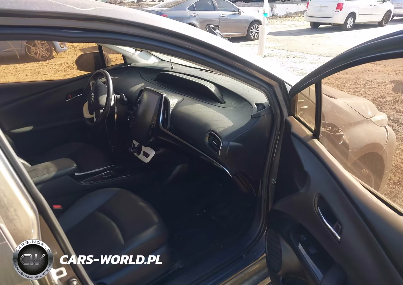 2019 Toyota Prius Prime Premium VIN:JTDKARFP3K3117653 - 5