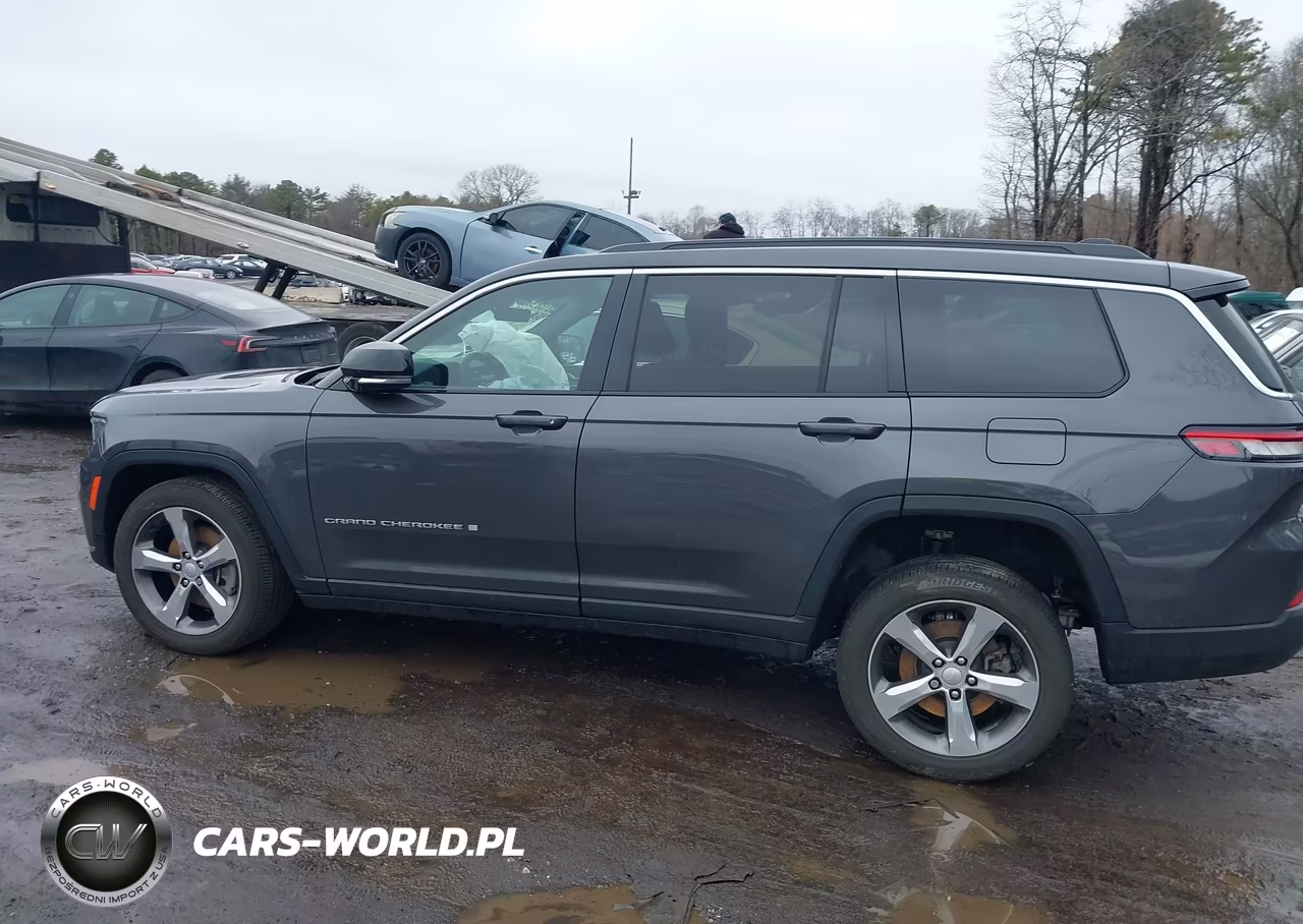 2025 Jeep Grand Cherokee L Limited 4X4 VIN:1C4RJKBGXS8633166 - 14