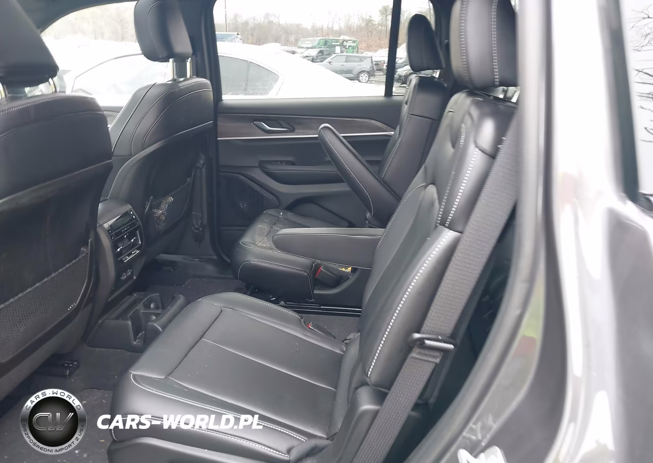 2025 Jeep Grand Cherokee L Limited 4X4 VIN:1C4RJKBGXS8633166 - 8