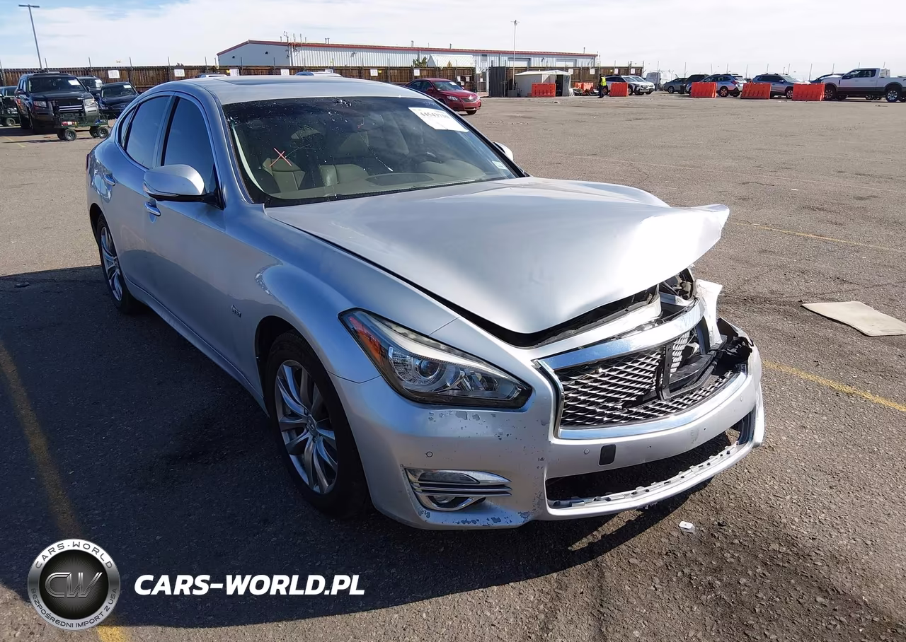 2016 Infiniti Q70 3.7