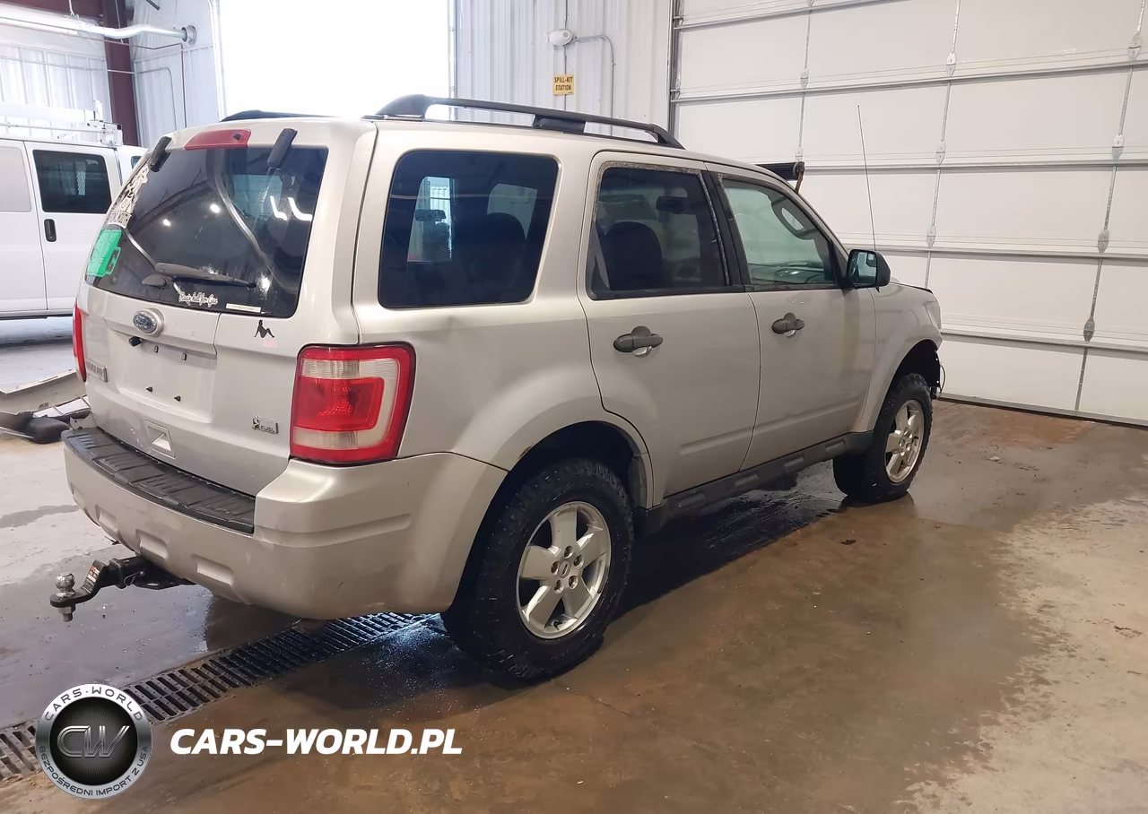 2012 Ford Escape Xlt VIN:1FMCU9DG8CKB55882 - 4