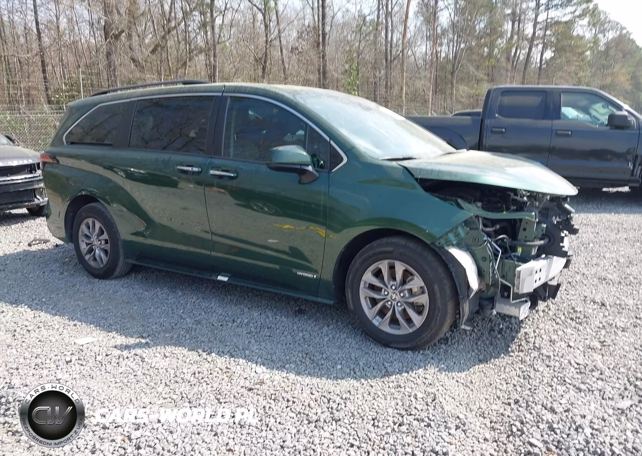 2021 Toyota Sienna Xle