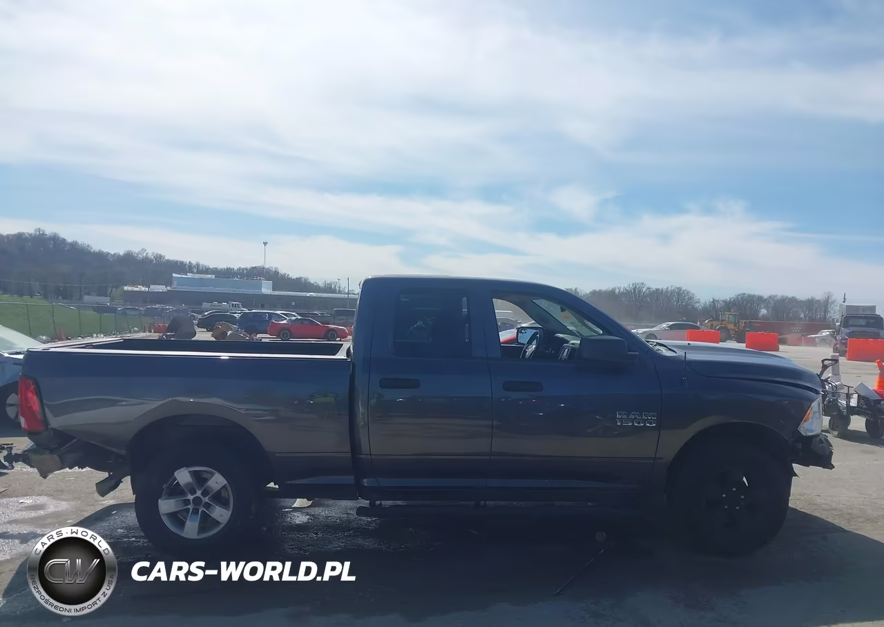 2018 Ram 1500 Express 4X4 6'4 Box VIN:1C6RR7FG4JS332109 - 14