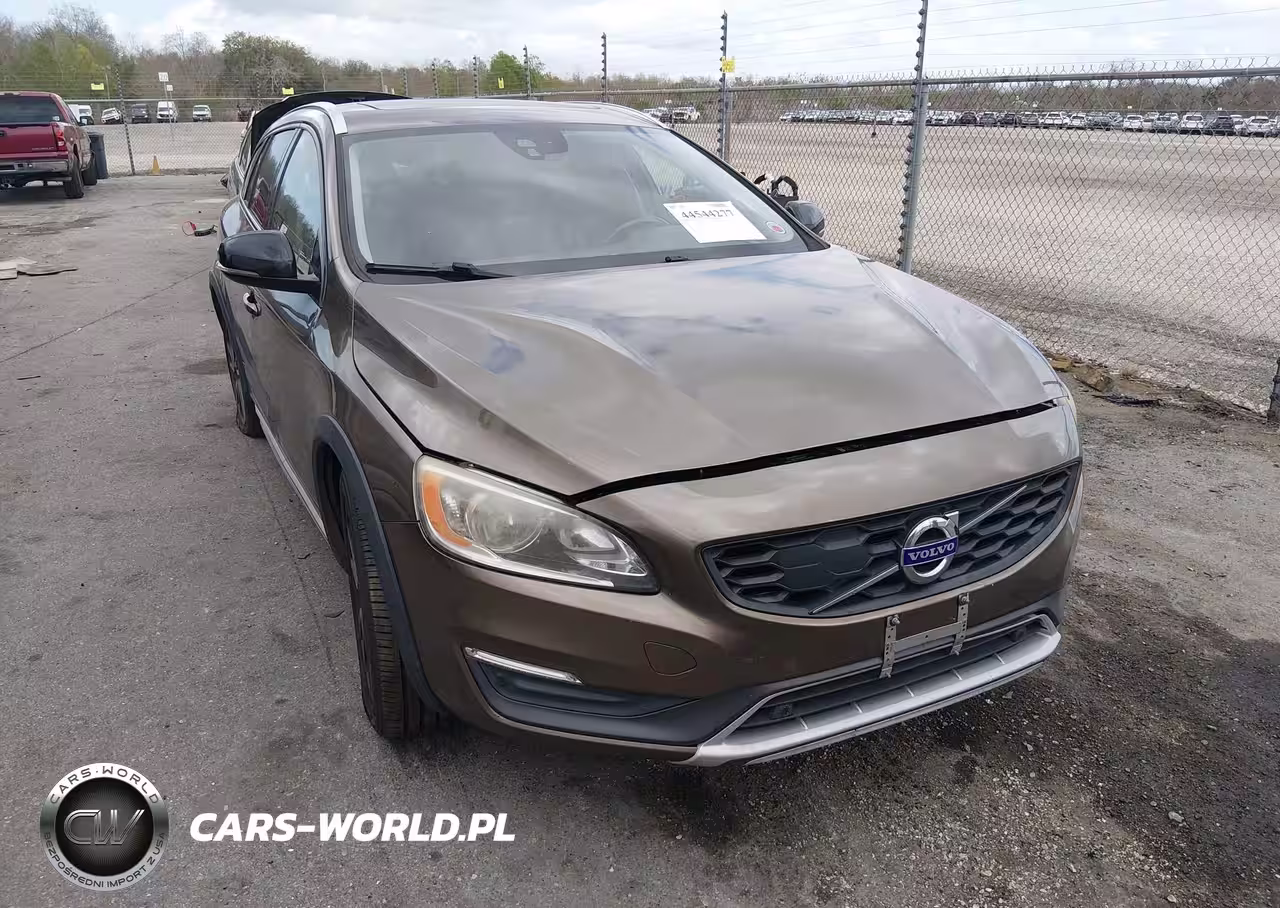 2015 Volvo V60 Cross Country T5