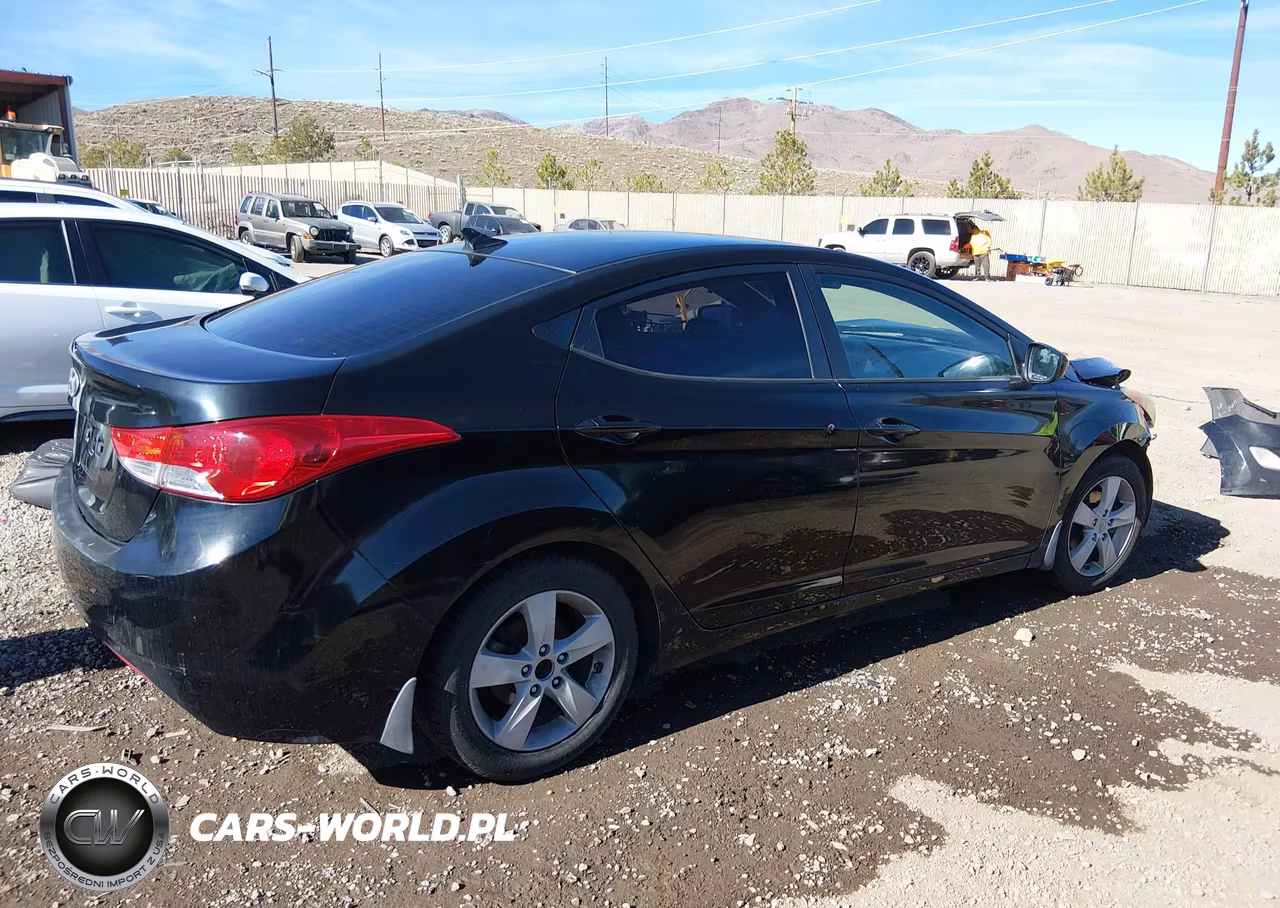 2013 Hyundai Elantra Gls-Limited VIN:KMHDH4AE3DU545342 - 4