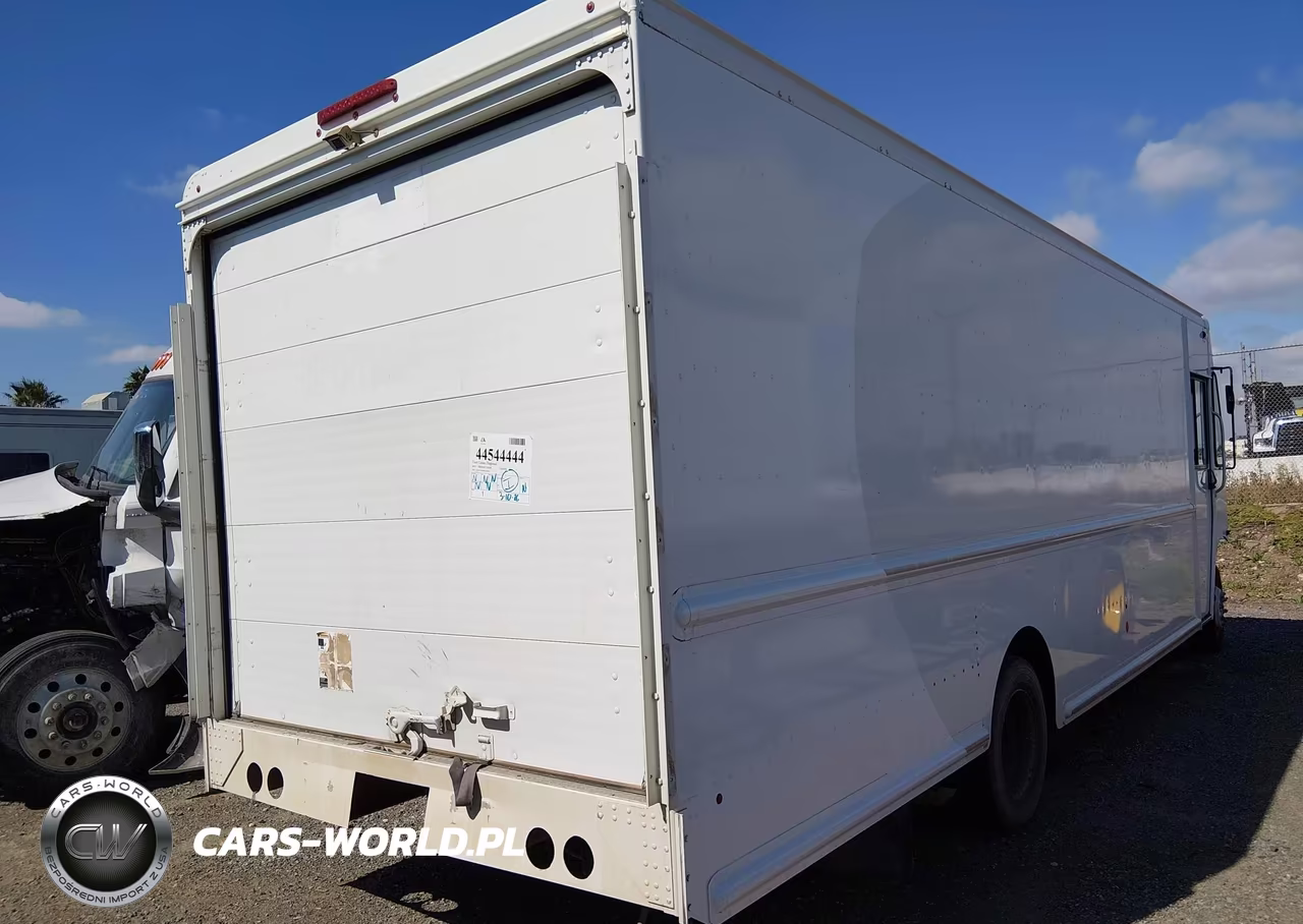 2013 Freightliner Chassis M Line Walk-In Van VIN:4UZAC3DV0DCFF6780 - 4