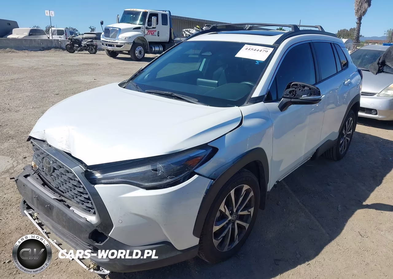 2023 Toyota Corolla Cross Xle VIN:7MUDAAAG2PV058141 - 2