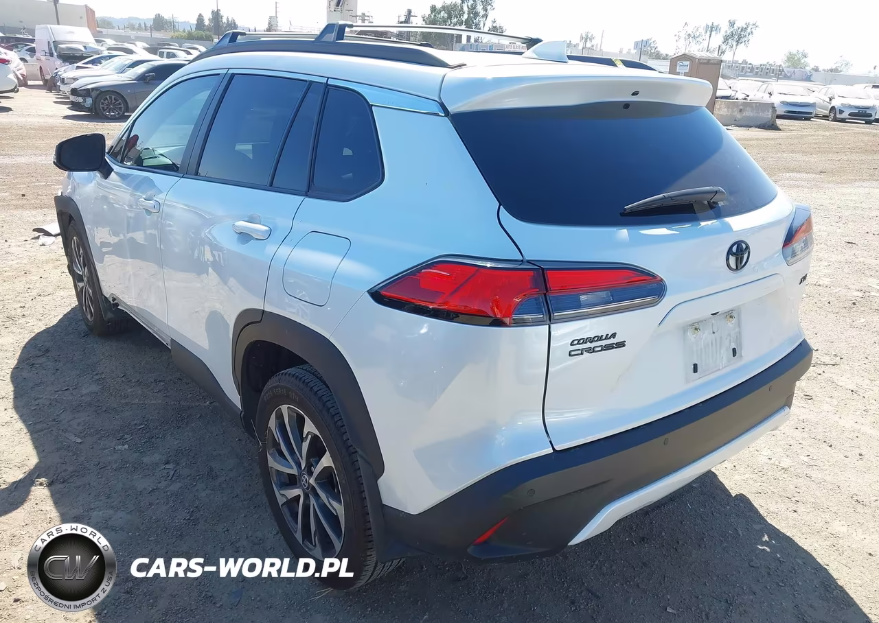 2023 Toyota Corolla Cross Xle VIN:7MUDAAAG2PV058141 - 3
