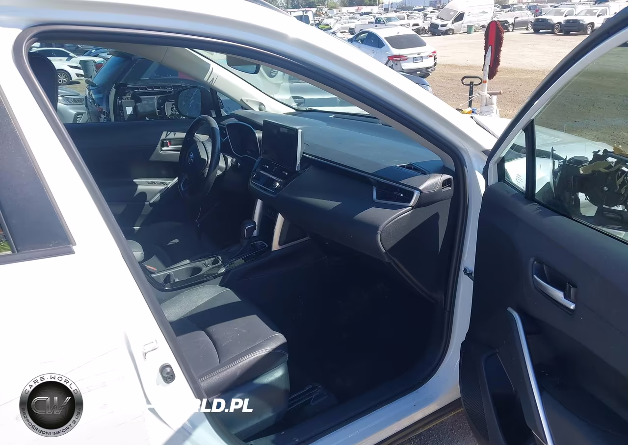 2023 Toyota Corolla Cross Xle VIN:7MUDAAAG2PV058141 - 5