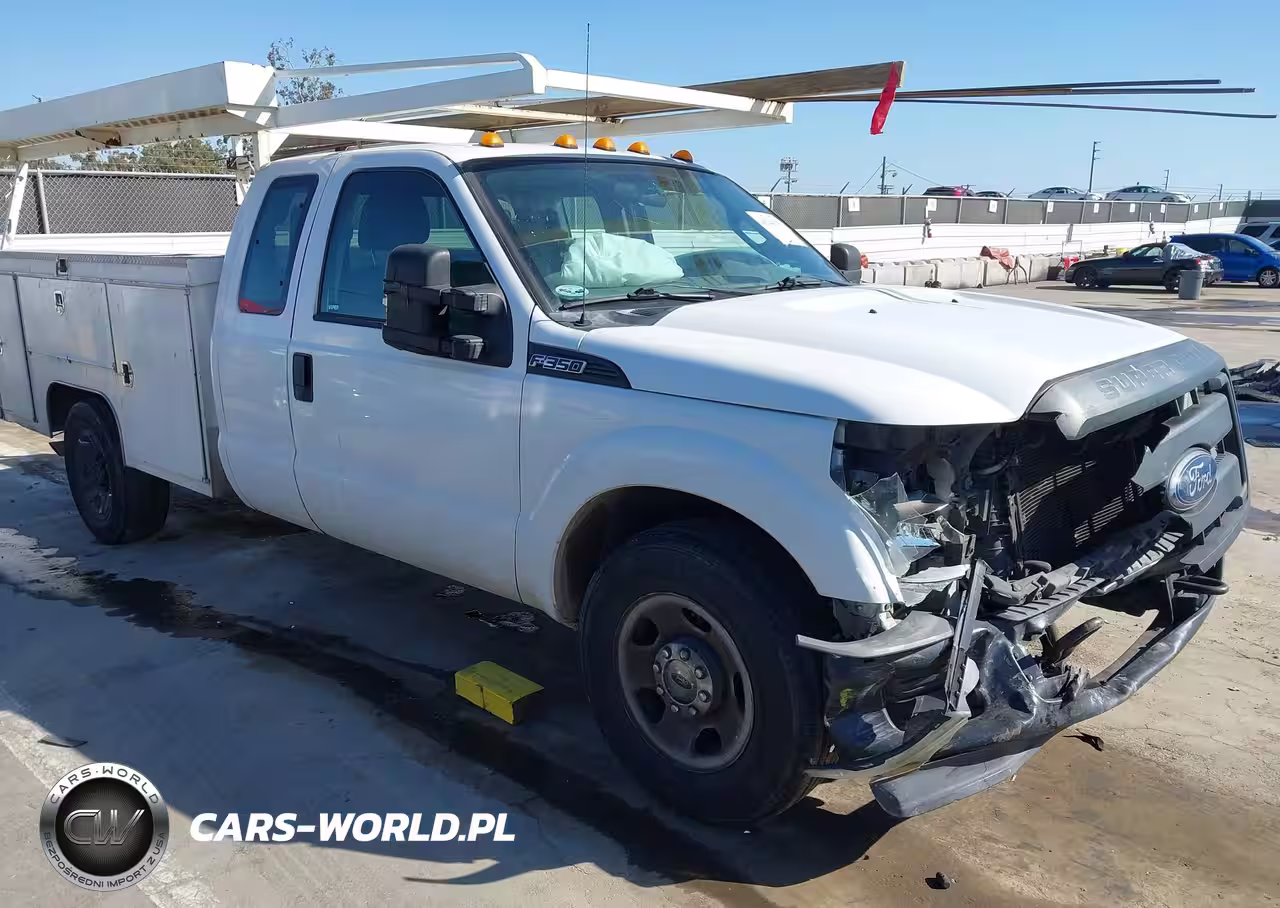 2015 Ford F-350 Chassis Xl