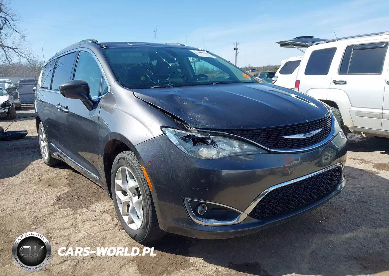 2017 Chrysler Pacifica Touring-L
