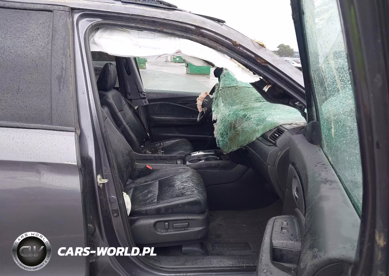 2019 Honda Passport Touring VIN:5FNYF8H90KB025939 - 5