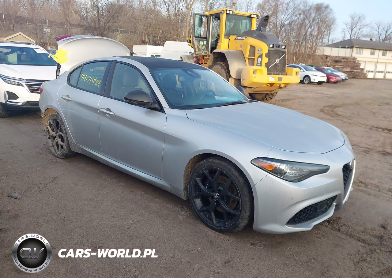 2020 Alfa Romeo Giulia Sport Awd
