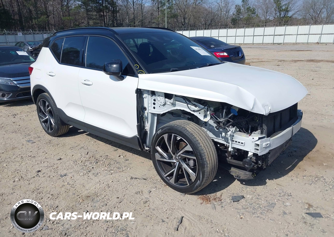 2022 Volvo Xc40 T5 R-Design