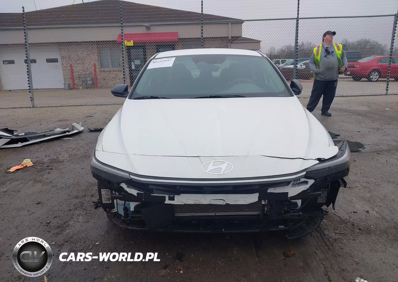 2025 Hyundai Elantra Sel Sport VIN:KMHLM4DGXSU994244 - 13