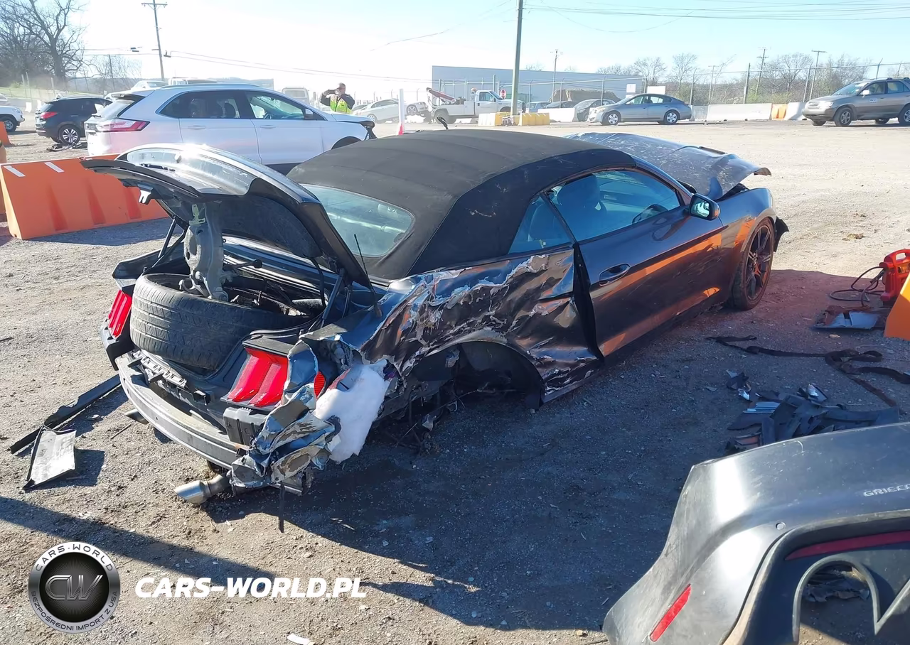 2018 Ford Mustang Ecoboost Premium VIN:1FATP8UH7J5124154 - 4