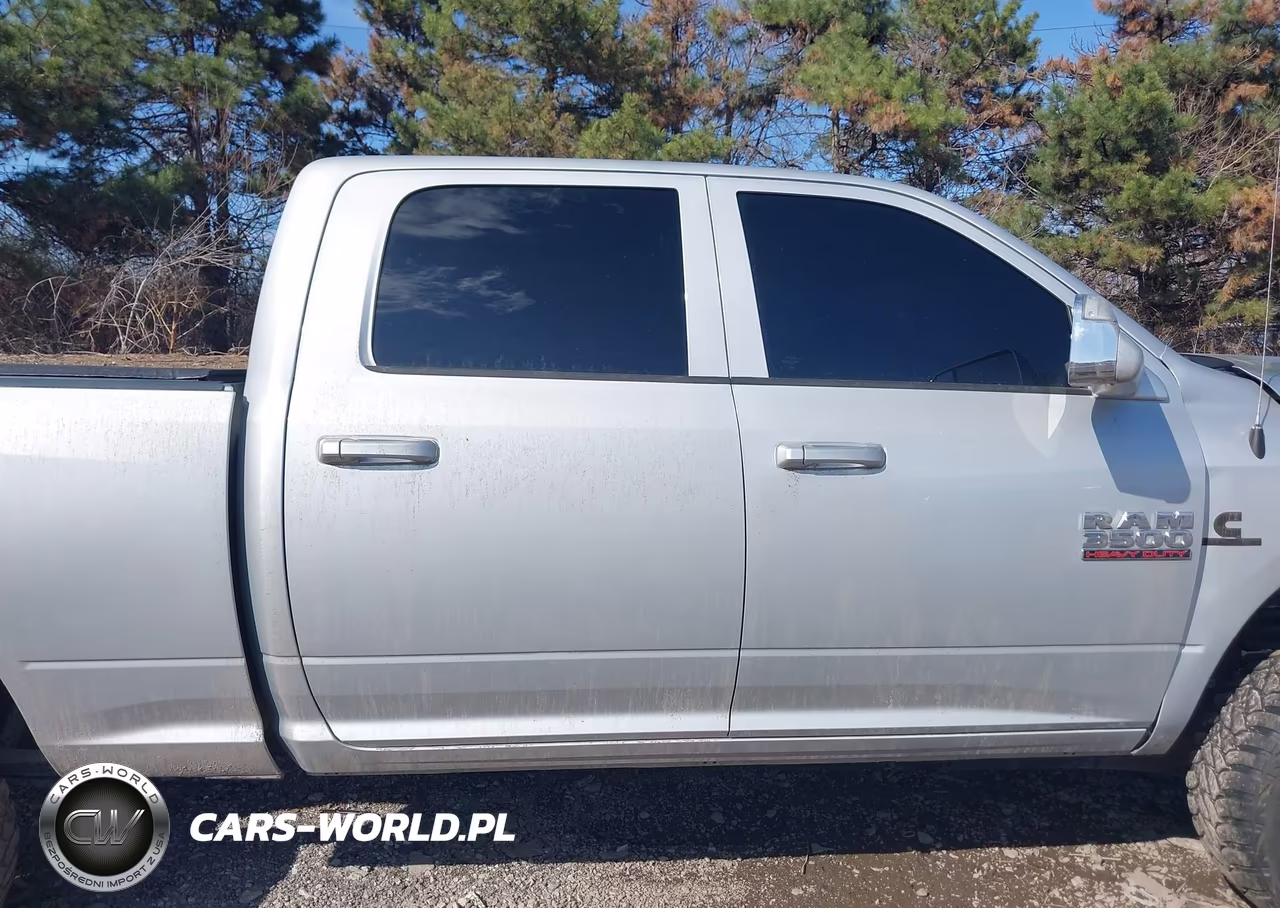 2018 Ram 3500 Tradesman 4X4 6'4 Box VIN:3C63R3CL3JG238990 - 12