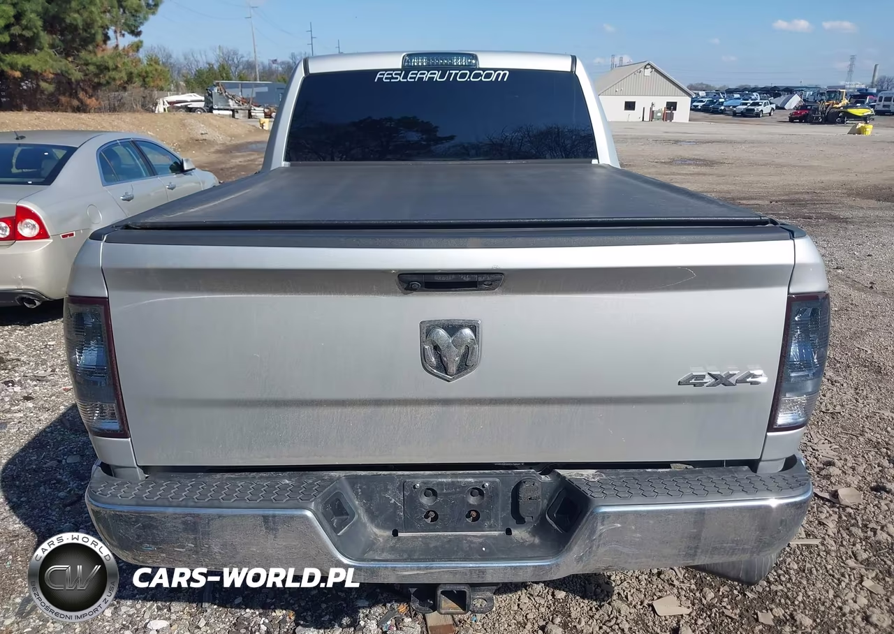 2018 Ram 3500 Tradesman 4X4 6'4 Box VIN:3C63R3CL3JG238990 - 14